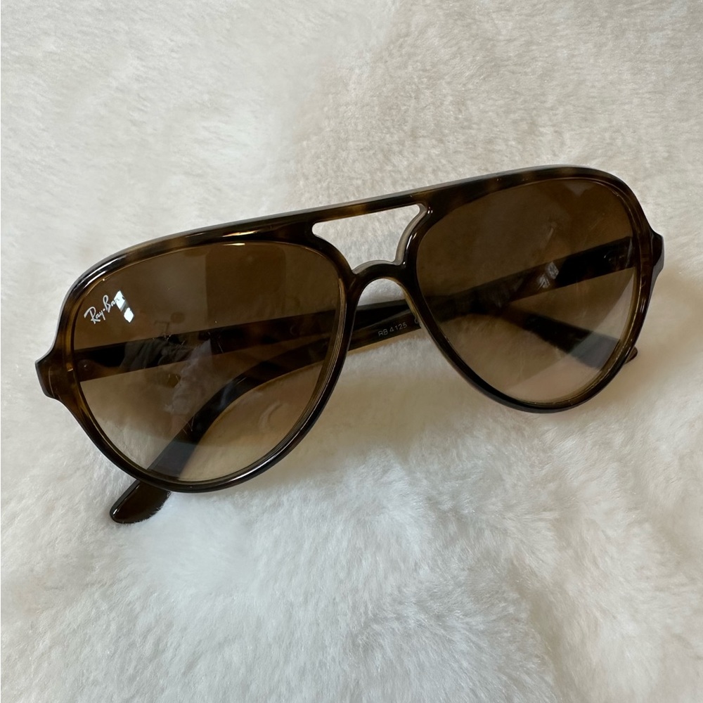 Ray Ban Sunglasses, CATS 5000 Classic Light Havana with Light Brown Lenses